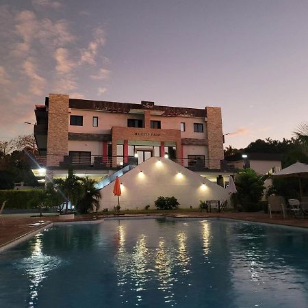 Majesty Palm Resort Махаянга Екстериор снимка