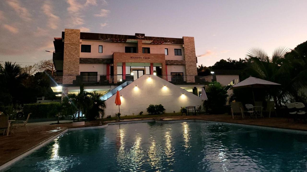 Majesty Palm Resort Махаянга Екстериор снимка