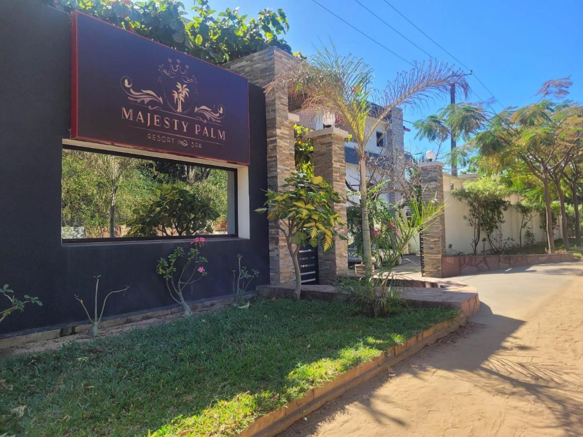 Majesty Palm Resort Махаянга Екстериор снимка